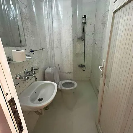 Otel Fınıke Sever